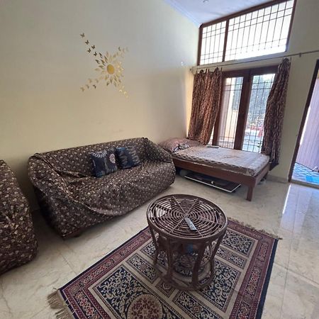 Birds Nest Bed and Breakfast New Delhi Buitenkant foto