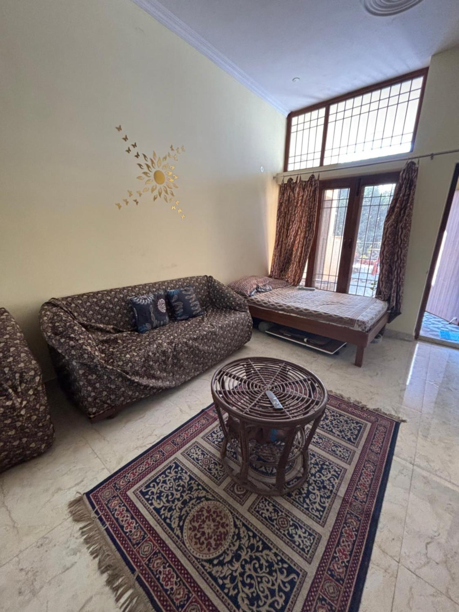 Birds Nest Bed and Breakfast New Delhi Buitenkant foto